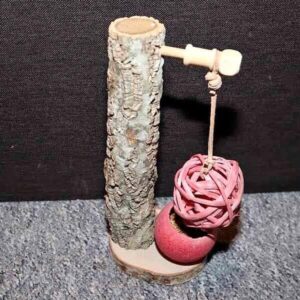 Futterversteck mit Bambusball Futterversteck mit Bambusball
