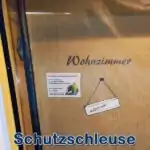 Schutzschleuse für die Zimmertür