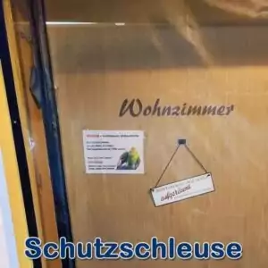 Schutzschleuse für die Zimmertür