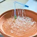 Blumentopfdusche im Betrieb